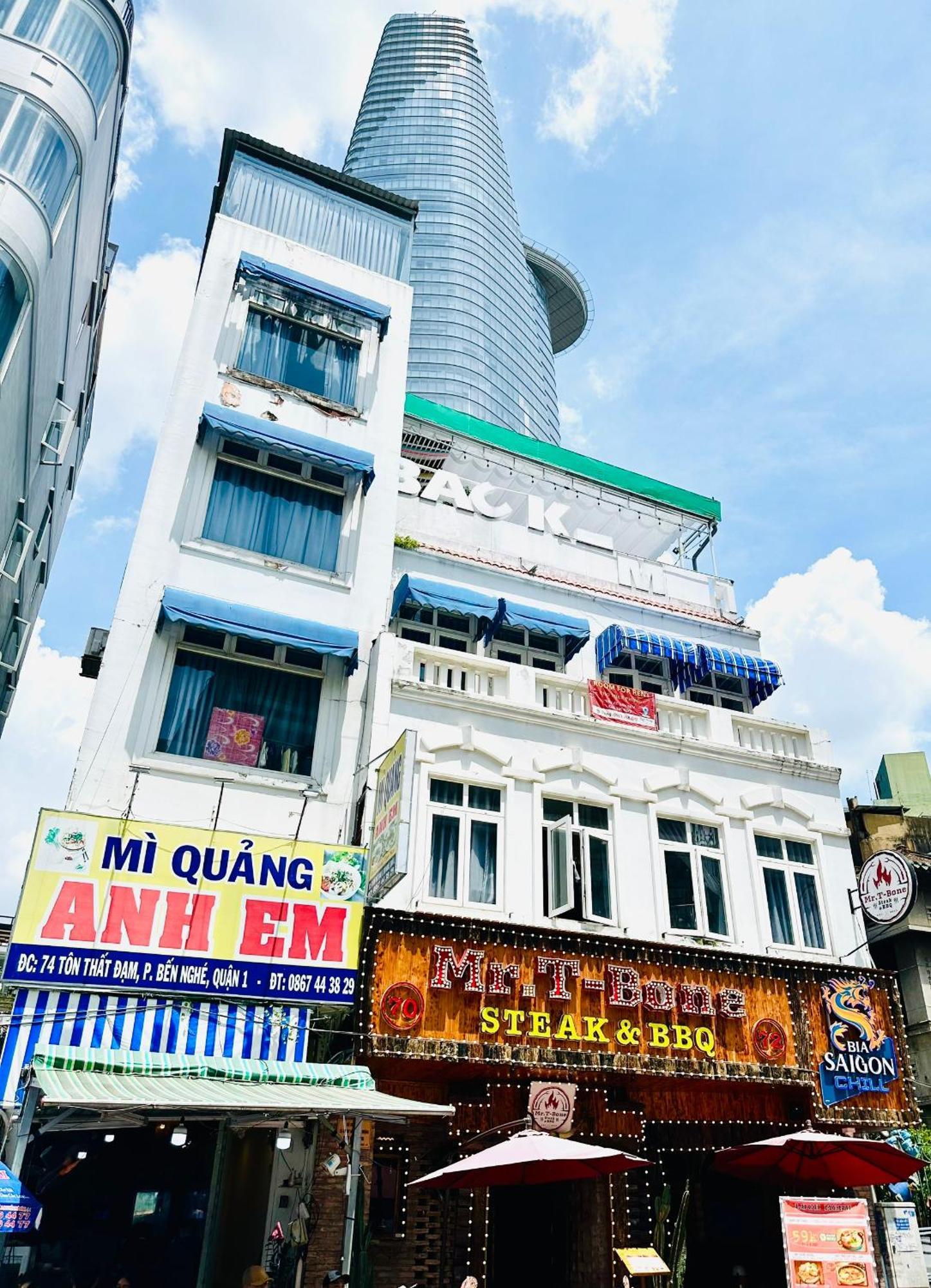 Apartment Spacious 1 Bedroom With Balcony Ho Chi Minh City