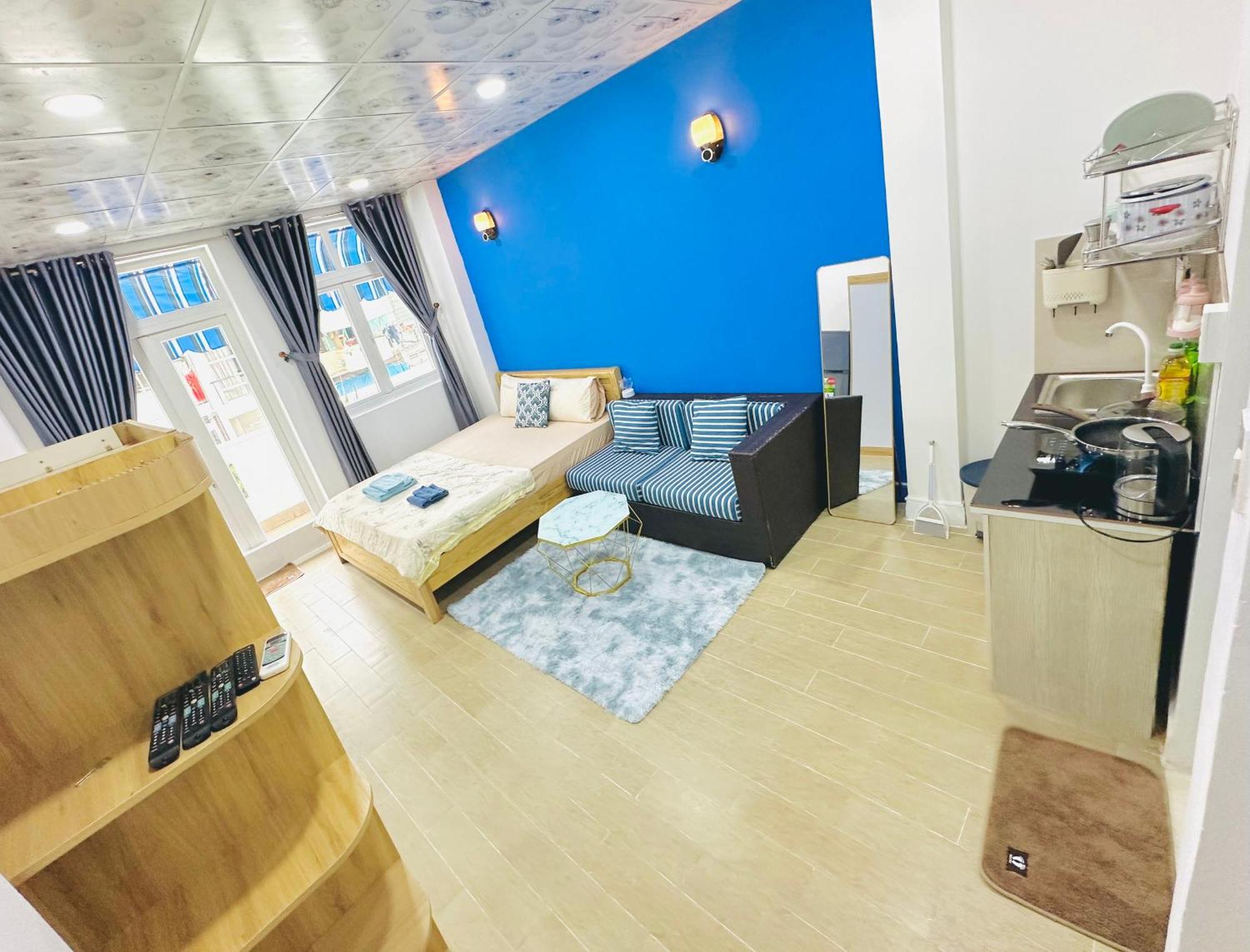 Spacious 1 Bedroom With Balcony * TP. Hồ Chí Minh